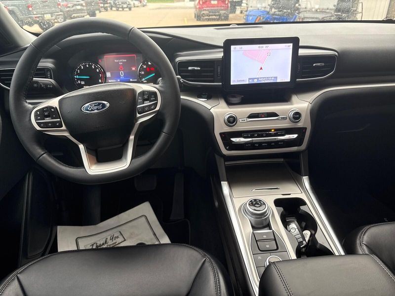 2024 Ford Explorer XLTImage 6