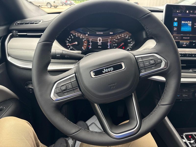 2025 Jeep Compass Limited 4x4Image 13