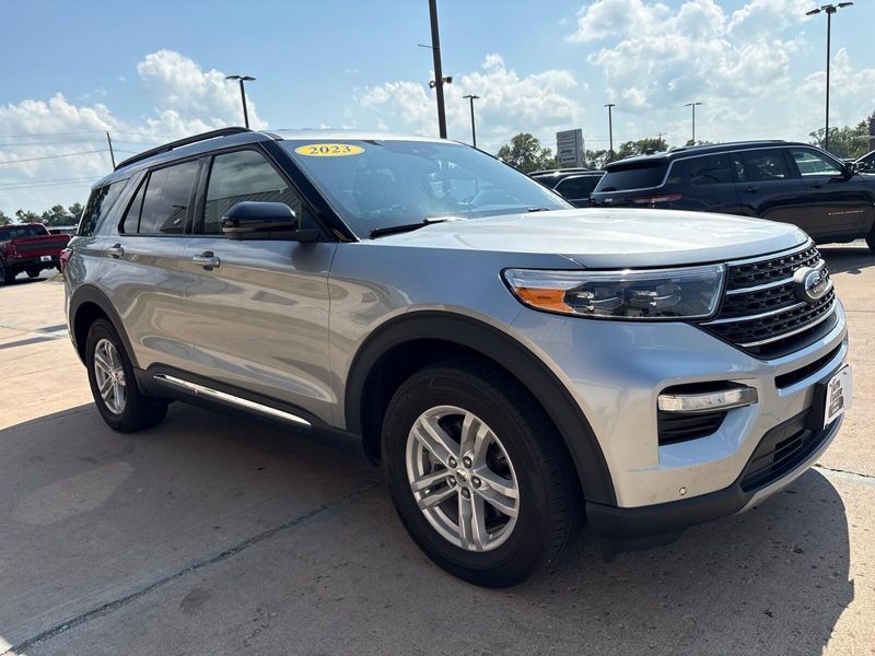 Used 2023 Ford Explorer XLTImage 8