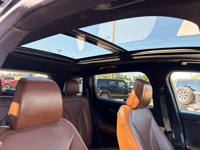 Used 2022 Lincoln Nautilus ReserveImage 9