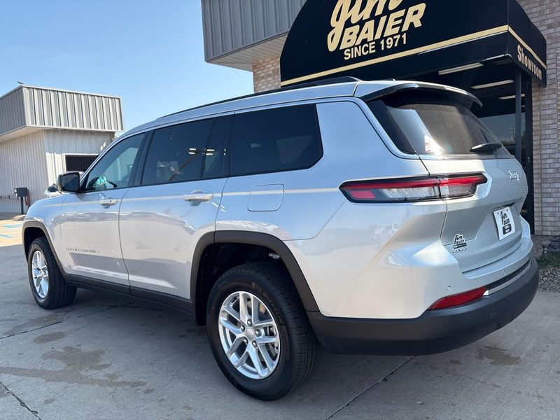 New 2025 Jeep Grand Cherokee L Laredo X 4x4Image 12