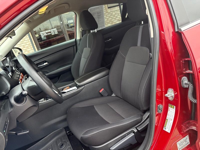 Used 2023 Nissan Sentra SVImage 3