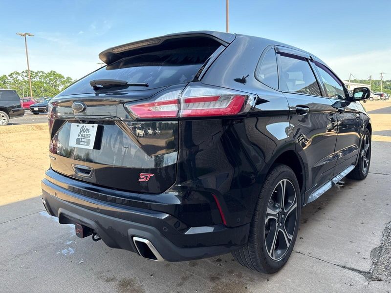 2019 Ford Edge STImage 10