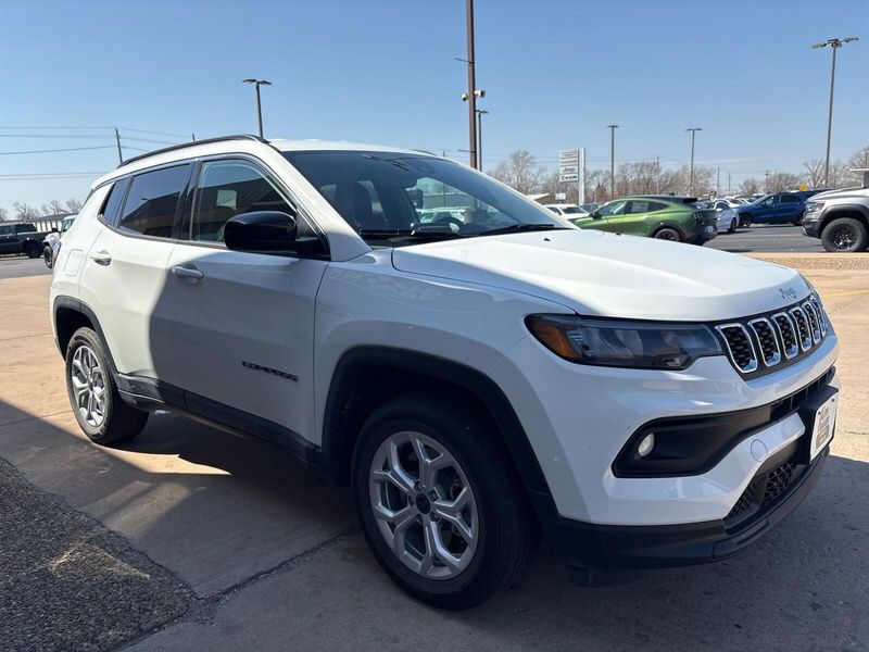 Used 2025 Jeep Compass LatitudeImage 7