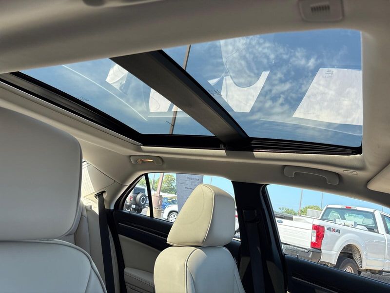 Used 2021 Chrysler 300 Touring LImage 9