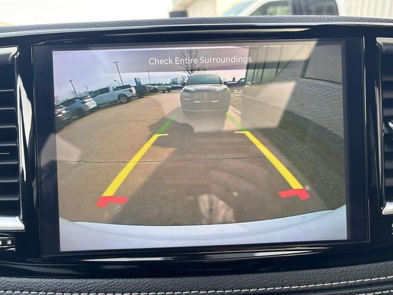 Used 2025 Chrysler Pacifica LimitedImage 20