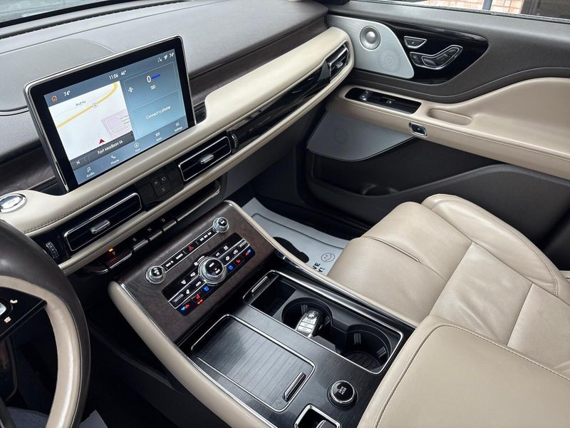 Used 2021 Lincoln Aviator ReserveImage 17