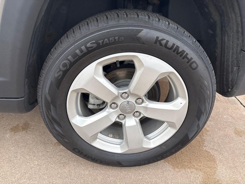 Used 2021 Jeep Compass LatitudeImage 11