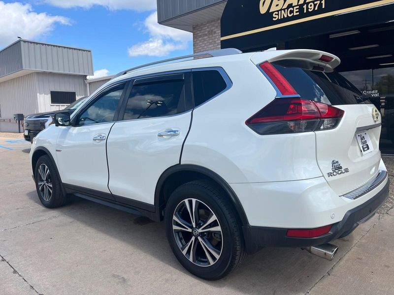 2019 Nissan Rogue SVImage 11