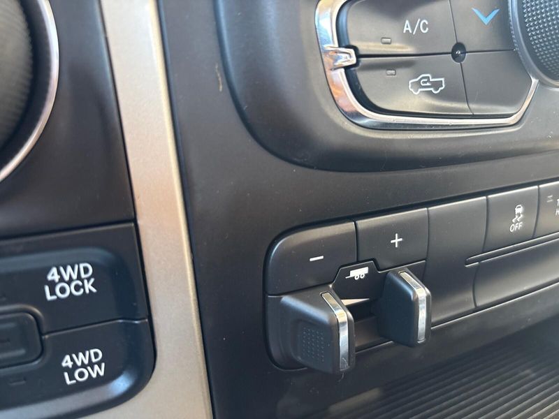 Used 2014 RAM 1500 Big HornImage 20