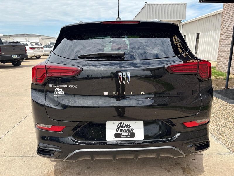 2025 Buick Encore GX Sport TouringImage 9