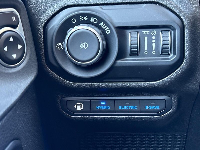 Used 2022 Jeep Wrangler 4xE Unlimited SaharaImage 13