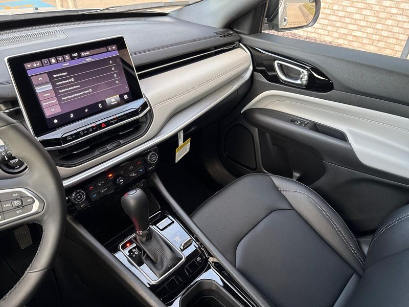 New 2026 Jeep Compass Limited 4x4Image 15