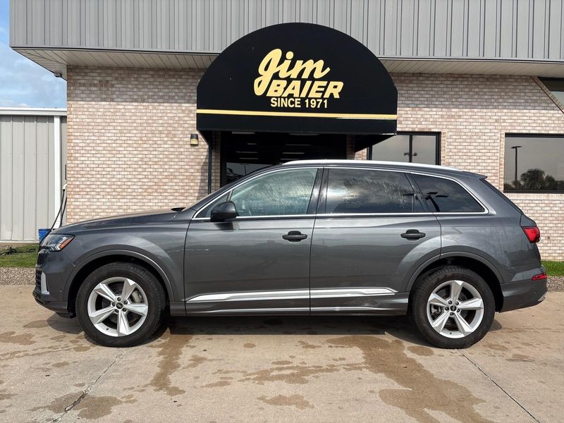 Used 2024 Audi Q7 Premium PlusImage 2
