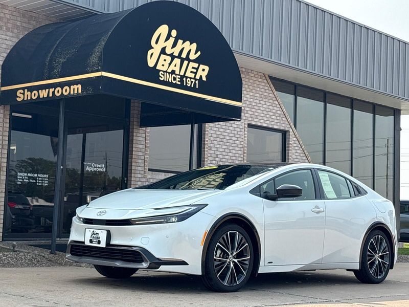 2024 Toyota Prius XLEImage 1