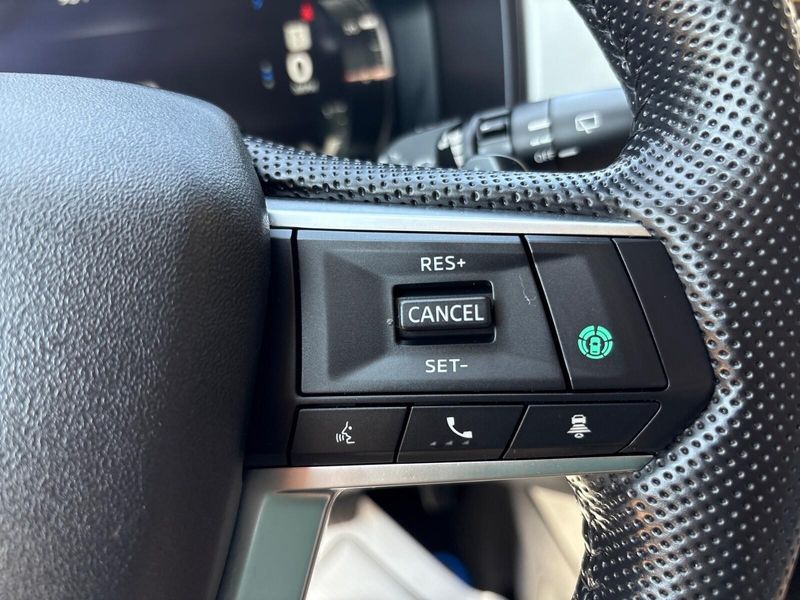 Used 2024 Mitsubishi Outlander PHEV SELImage 17