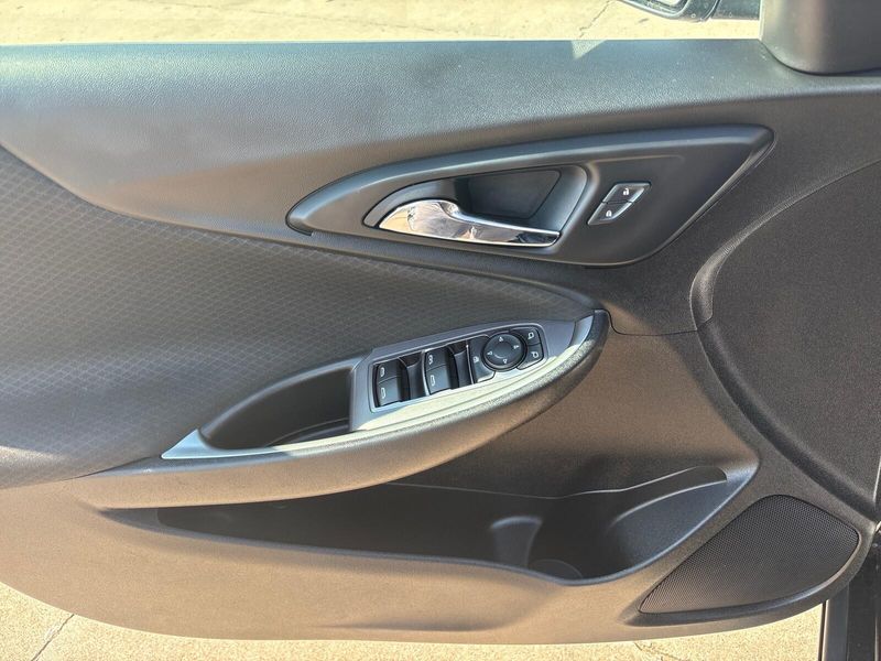 Used 2022 Chevrolet Malibu LTImage 12