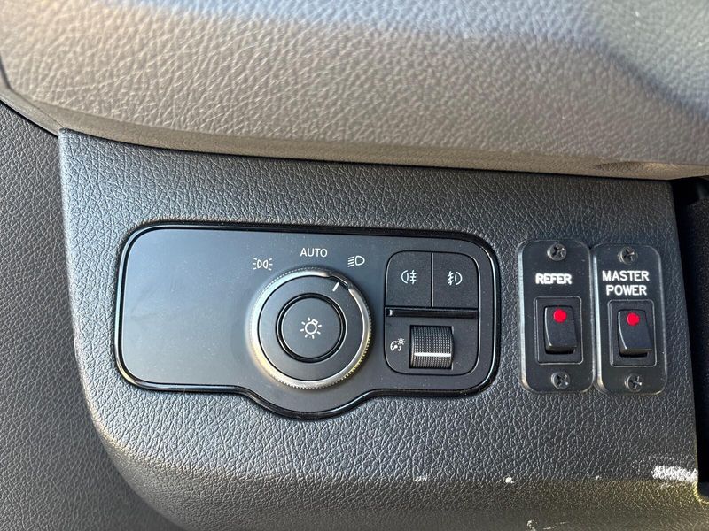 Used 2019 Mercedes-Benz Sprinter 3500XD Chassis Image 18