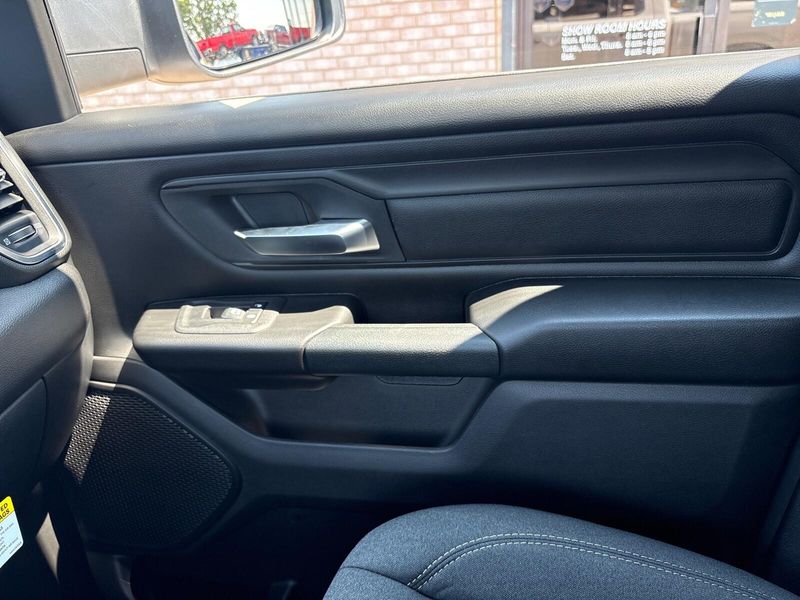 New 2026 RAM 1500 Express Crew Cab 4x4 5