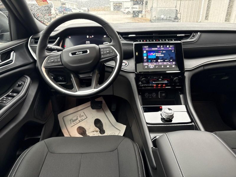 New 2026 Jeep Grand Cherokee Laredo X 4x4Image 5