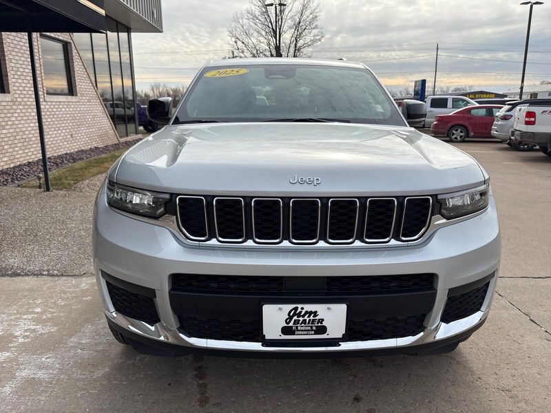 New 2025 Jeep Grand Cherokee L Laredo X 4x4Image 8