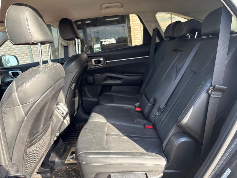 Used 2021 Kia Sorento SImage 4