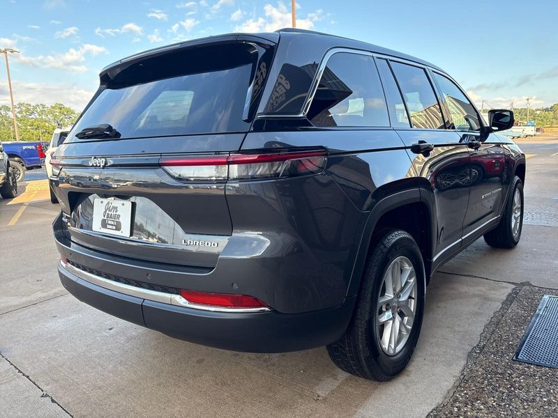 New 2025 Jeep Grand Cherokee Laredo X 4x4Image 9