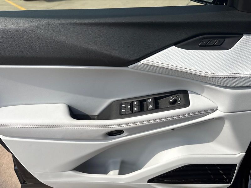 New 2026 Jeep Cherokee Overland 4x4Image 13