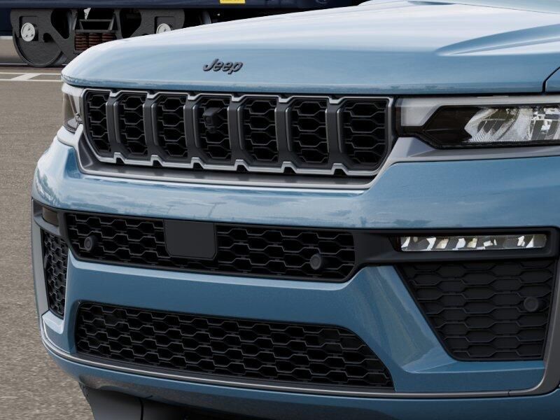 New 2026 Jeep Grand Cherokee Limited Reserve 4x4Image 7