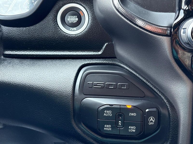 2022 RAM 1500 LaramieImage 22