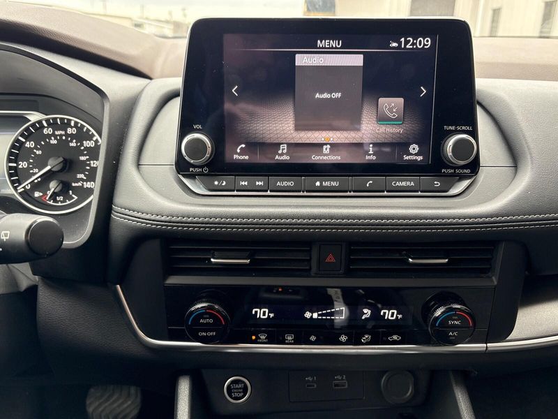 Used 2023 Nissan Rogue SVImage 16