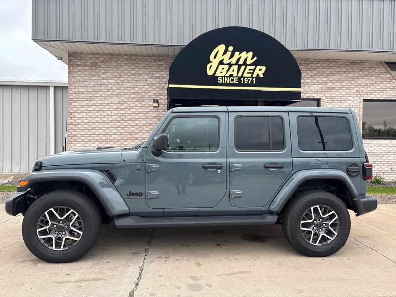 New 2026 Jeep Wrangler 4-door SaharaImage 14