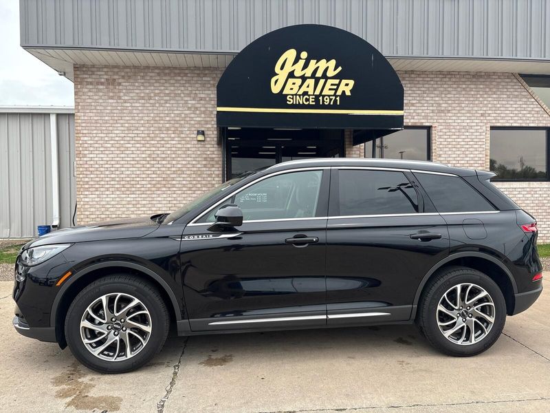 2022 Lincoln Corsair StandardImage 2