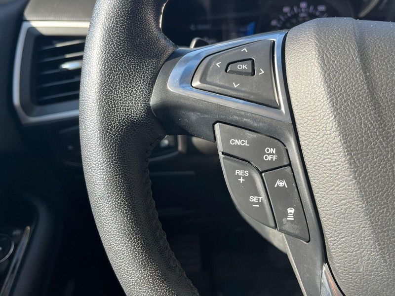 2020 Ford Edge SELImage 13