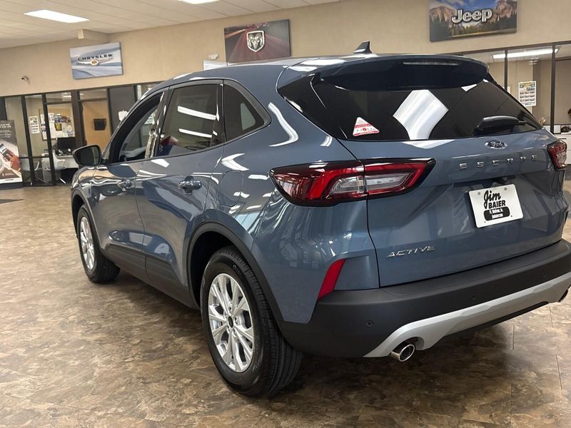 2025 Ford Escape Active photo 2