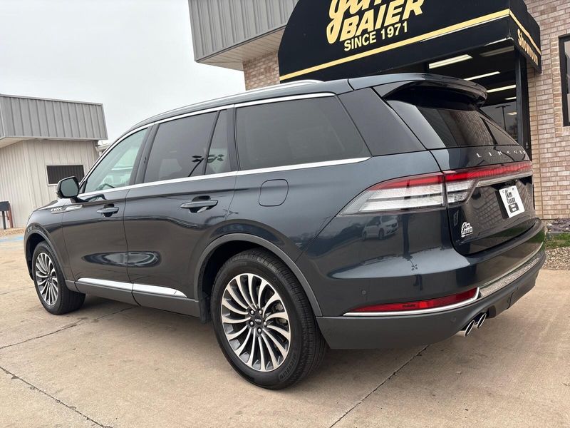 Used 2021 Lincoln Aviator ReserveImage 12
