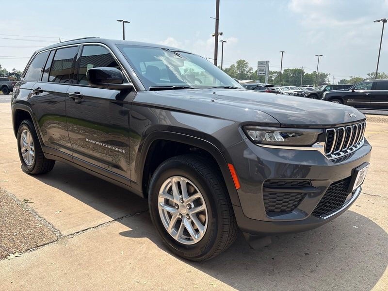 2025 Jeep Grand Cherokee Laredo X 4x4Image 7