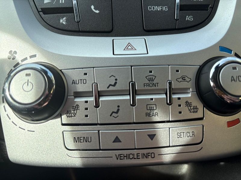 Used 2017 Chevrolet Equinox LTImage 15