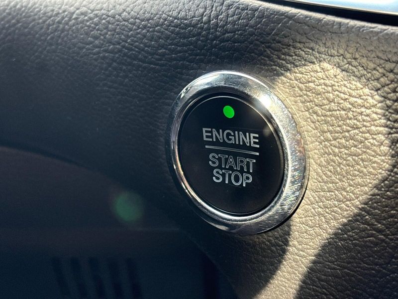 Used 2017 Ford Edge TitaniumImage 16