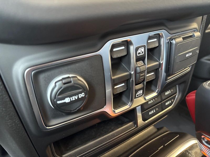 New 2026 Jeep Wrangler 4-door SaharaImage 8