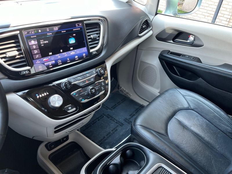 2021 Chrysler Pacifica Touring LImage 16