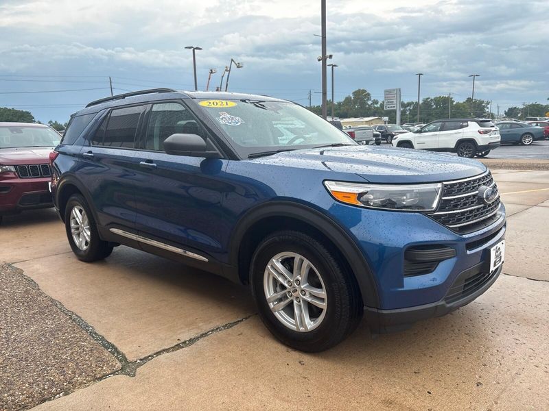 Used 2021 Ford Explorer XLTImage 9
