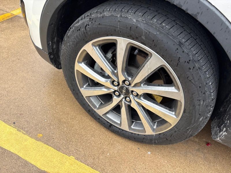 2019 Lincoln Nautilus SelectImage 11