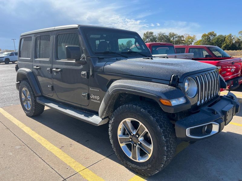 2019 Jeep Wrangler Unlimited SaharaImage 3