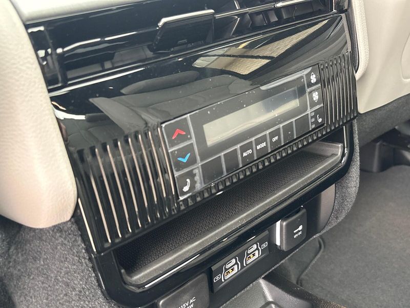 2025 Jeep Wagoneer Series IIImage 6