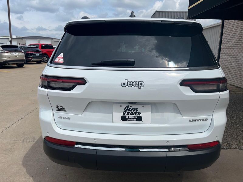 2025 Jeep Grand Cherokee L Limited 4x4Image 12