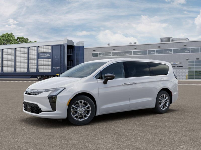 New 2027 Chrysler Pacifica SelectImage 1