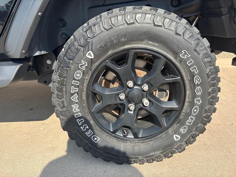 Used 2023 Jeep Wrangler WillysImage 11