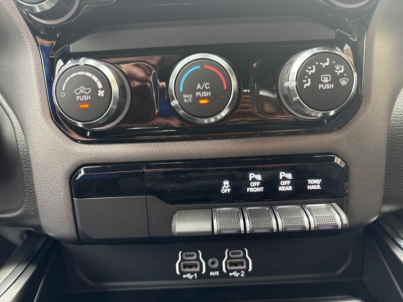 New 2026 RAM 1500 Express Crew Cab 4x4 5