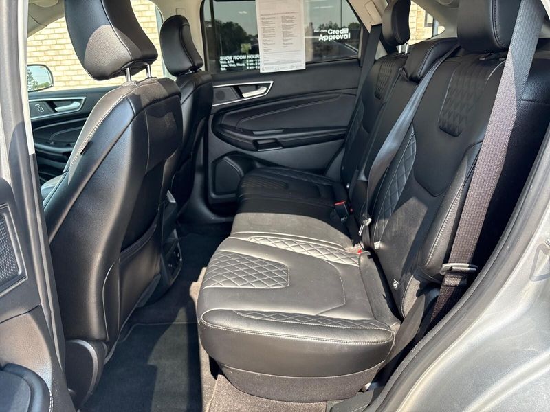 2023 Ford Edge TitaniumImage 4
